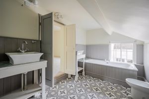 En. Suite- click for photo gallery